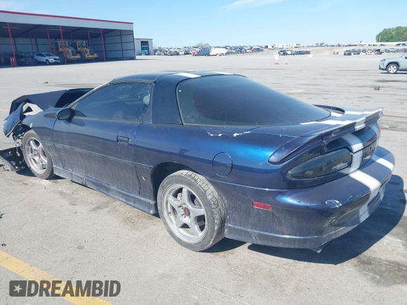 2001 Chevrolet Camaro Z28 z VIN 2G1FP22G312146719, wystawiony jako IAAI lot #42228792 z przebiegiem 134 142 mil mil oraz . Historia ofert i sprzedaży dostępna na DreamBid. Obrazek 3.