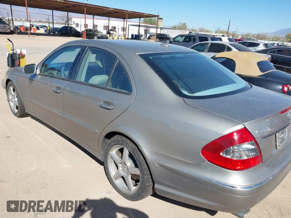 2008 Mercedes-Benz E-Class Luxury 3.5L with VIN WDBUF56X38B266614, listed as a IAAI auction lot 41652231 with 156,748 mi miles. Bid and sale history available at carsss.com. Image 3.