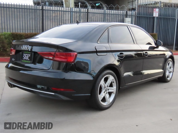 2017 Audi A3 Premium z VIN WAUAUGFF6H1044889, wystawiony jako Copart lot #85808984 z przebiegiem 98 831 mil mil oraz Czysty tytuł • Clean title. Historia ofert i sprzedaży dostępna na DreamBid. Obrazek 3.