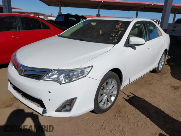 2014 Toyota Camry SE with VIN 4T1BK1FK2EU543220, listed as a IAAI auction lot 41416785 with 198,011 mi miles. Bid and sale history available at carsss.com. Image 17.