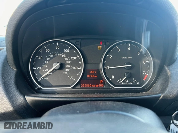 2010 BMW 1 Series 128i with VIN WBAUP9C58AVF49460, listed as a Copart auction lot 85806914 with 252,819 mi miles and Clean Title. Bid and sale history available at DreamBid. Image 8.