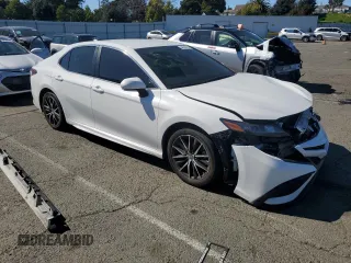2023 Toyota Camry SE with VIN 4T1G11AK2PU799683, listed as a Copart auction lot 48240755 with 32,331 mi miles and Salvage Title. Bid and sale history available at DreamBid. Image 4.