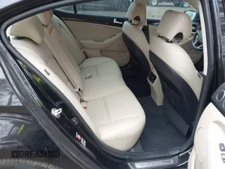 2016 Kia Cadenza Premium with VIN KNALN4D72G5209540, listed as a IAAI auction lot 41047117 with 70,226 mi miles. Bid and sale history available at carsss.com. Image 8.