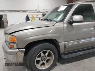 2001 GMC Yukon XL SLE with VIN 1GKFK16T11J220078, listed as a IAAI auction lot 41814254 with 221,210 mi miles. Bid and sale history available at carsss.com. Image 13.