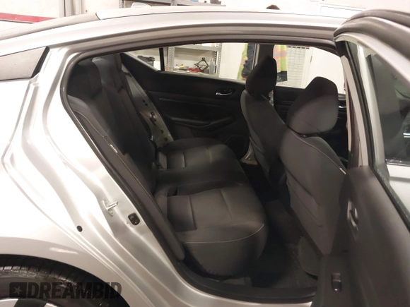 2019 Nissan Altima 2.5 S with VIN 1N4BL4BV9KC149515, listed as a IAAI auction lot 41236906 with 85,052 mi miles. Bid and sale history available at carsss.com. Image 8.