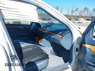 2003 Mercedes-Benz E 320 z VIN WDBUF65JX3A343240, wystawiony jako IAAI lot #41711764 z przebiegiem 128 795 mil mil oraz . Historia ofert i sprzedaży dostępna na DreamBid. Obrazek 5.