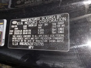 2015 Kia Soul with VIN KNDJN2A2XF7117795, listed as a IAAI auction lot 41977970 with 139,025 mi miles. Bid and sale history available at carsss.com. Image 9.