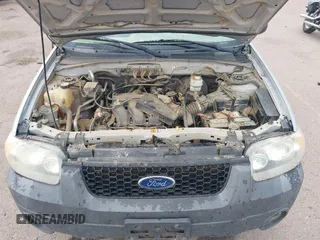2006 Ford Escape XLT with VIN 1FMYU93186KC23802, listed as a IAAI auction lot 42611582 with 166,871 mi miles and . Bid and sale history available at DreamBid. Image 10.