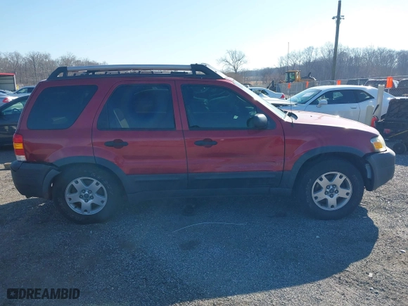 2005 Ford Escape XLT with VIN 1FMCU93115KB29320, listed as a IAAI auction lot 41768208 with 162,047 mi miles. Bid and sale history available at carsss.com. Image 13.