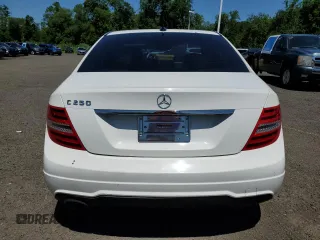 2013 Mercedes-Benz C 250 Sport z VIN WDDGF4HB6DR268407, wystawiony jako Copart lot #62688885 z przebiegiem 89 965 mil mil oraz Czysty tytuł • Clean title. Historia ofert i sprzedaży dostępna na DreamBid. Obrazek 6.