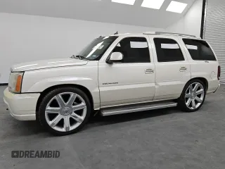 2005 Cadillac Escalade with VIN 1GYEC63N05R234286, listed as a Copart auction lot 82981914 with 229,676 mi miles and Clean title. Bid and sale history available at DreamBid. Image 1.