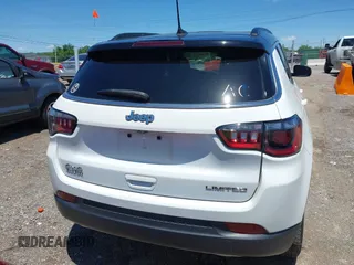 2023 Jeep Compass (RED) Edition z VIN 3C4NJDCN7PT555428, wystawiony jako IAAI lot #42309473 z przebiegiem 46 046 mil mil oraz . Historia ofert i sprzedaży dostępna na DreamBid. Obrazek 16.