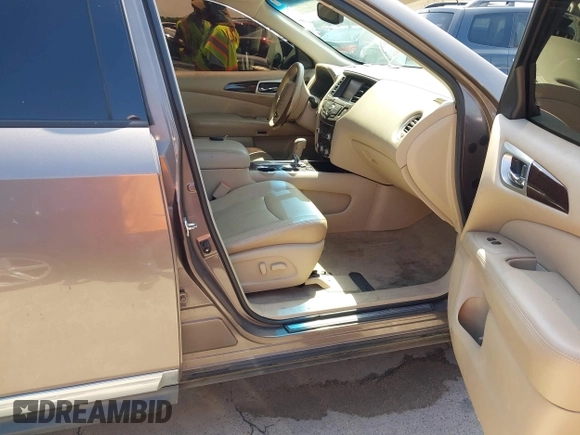 2014 Nissan Pathfinder Platinum z VIN 5N1AR2MN9EC622321, wystawiony jako IAAI lot #42697399 z przebiegiem 180 407 mil mil oraz . Historia ofert i sprzedaży dostępna na DreamBid. Obrazek 5.