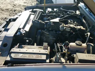 1998 Ford Explorer XL z VIN 1FMZU32X6WUC61508, wystawiony jako IAAI lot #41501015 z przebiegiem 240 310 mil mil oraz . Historia ofert i sprzedaży dostępna na DreamBid. Obrazek 21.