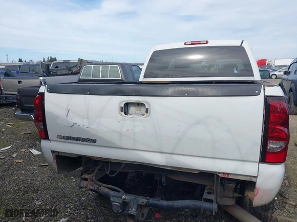 2006 Chevrolet Silverado 2500HD LT1 with VIN 1GCHK23D56F178077, listed as a IAAI auction lot 41414735 with NaN miles. Bid and sale history available at carsss.com. Image 16.