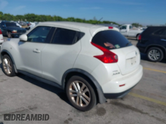 2013 Nissan Juke SV with VIN JN8AF5MV4DT215041, listed as a IAAI auction lot 41863707 with 88,331 mi miles. Bid and sale history available at carsss.com. Image 3.