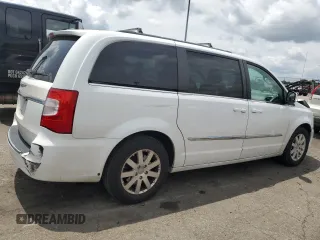 2014 Chrysler Town & Country Touring z VIN 2C4RC1BG0ER404444, wystawiony jako Copart lot #60194645 z przebiegiem 136 826 mil mil oraz Szkoda całkowita • Salvage title. Historia ofert i sprzedaży dostępna na DreamBid. Obrazek 3.