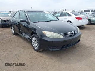 2005 Toyota Camry STD z VIN 4T1BE32K65U383111, wystawiony jako IAAI lot #41735806 z przebiegiem 115 285 mil mil oraz . Historia ofert i sprzedaży dostępna na DreamBid. Obrazek 1.
