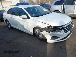 2020 Volkswagen Jetta S z VIN 3VWCB7BU1LM074767, wystawiony jako IAAI lot #41775551 z przebiegiem 65 037 mil mil oraz . Historia ofert i sprzedaży dostępna na DreamBid. Obrazek 1.