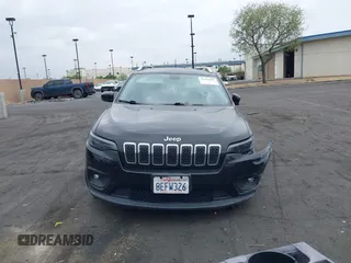 2019 Jeep Cherokee Latitude Plus z VIN 1C4PJLLB7KD129696, wystawiony jako IAAI lot #42001987 z przebiegiem 94 366 mil mil oraz . Historia ofert i sprzedaży dostępna na DreamBid. Obrazek 13.