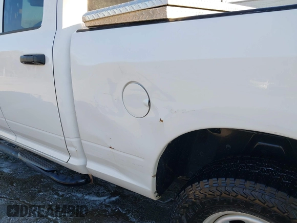 2019 Ram 1500 Express z VIN 1C6RR7FG4KS615112, wystawiony jako IAAI lot #41636660 z przebiegiem 111 919 mil mil oraz . Historia ofert i sprzedaży dostępna na DreamBid. Obrazek 6.