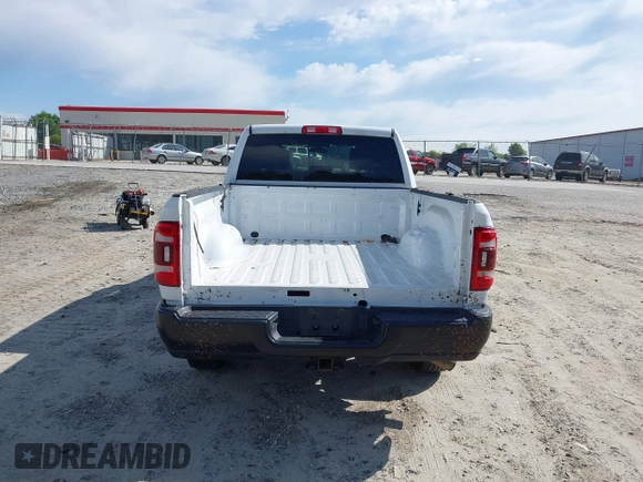 2022 Ram 2500 Tradesman with VIN 3C6UR4CJ8NG154694, listed as a IAAI auction lot 42008437 with 102,623 mi miles and . Bid and sale history available at DreamBid. Image 16.