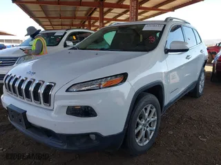 2017 Jeep Cherokee Latitude with VIN 1C4PJMCS0HW587180, listed as a IAAI auction lot 41648112 with 89,650 mi miles. Bid and sale history available at carsss.com. Image 17.