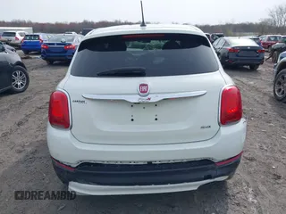 2016 FIAT 500X Lounge z VIN ZFBCFYDT0GP328541, wystawiony jako IAAI lot #42016388 z przebiegiem 134 806 mil mil oraz . Historia ofert i sprzedaży dostępna na DreamBid. Obrazek 16.