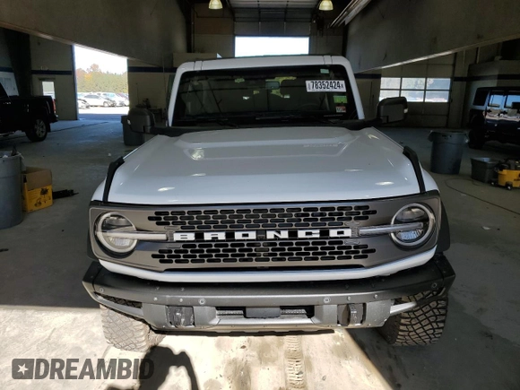2022 Ford Bronco with VIN 1FMDE5CP9NLA89027, listed as a Copart auction lot 78352424 with 5,013 mi miles and Salvage title. Bid and sale history available at DreamBid. Image 5.