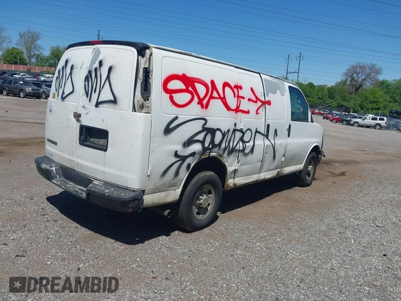 2007 Chevrolet Express Cargo Van with VIN 1GCGG25V471112976, listed as a IAAI auction lot 42130661 with 256,004 mi miles. Bid and sale history available at carsss.com. Image 4.