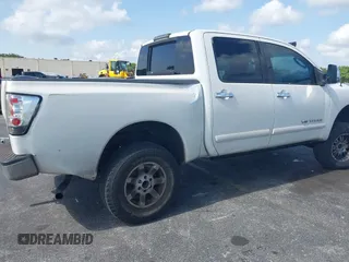 2006 Nissan Titan LE z VIN 1N6AA07B86N558129, wystawiony jako IAAI lot #42290349 z przebiegiem 177 739 mil mil oraz . Historia ofert i sprzedaży dostępna na DreamBid. Obrazek 6.