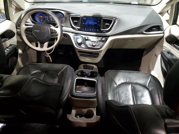 2017 Chrysler Pacifica Limited with VIN 2C4RC1GG2HR762674, listed as a Copart auction lot 45568865 with 169,504 mi miles and Salvage Title. Bid and sale history available at carsss.com. Image 8.