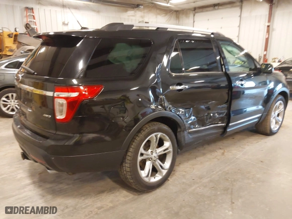 2013 Ford Explorer Limited with VIN 1FM5K8F80DGA26408, listed as a IAAI auction lot 41815421 with 200,012 mi miles. Bid and sale history available at carsss.com. Image 4.