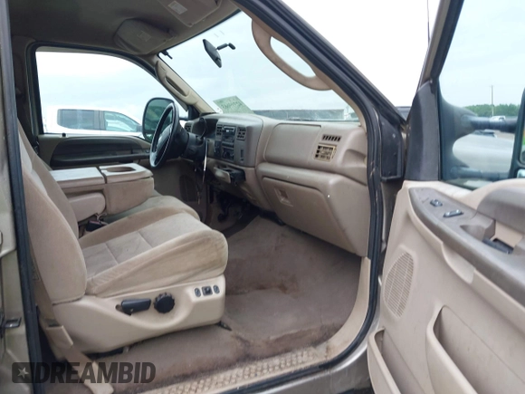 2003 Ford F-250 XL z VIN 1FTNW21L03EB30196, wystawiony jako IAAI lot #42399663 z przebiegiem 281 014 mil mil oraz . Historia ofert i sprzedaży dostępna na DreamBid. Obrazek 5.