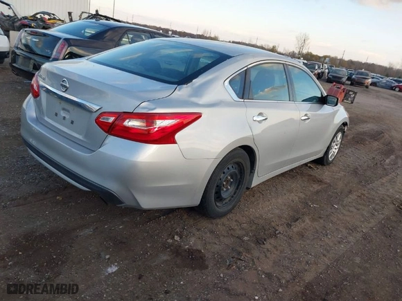 2017 Nissan Altima 2.5 S with VIN 1N4AL3AP9HN347422, listed as a IAAI auction lot 40770287 with 120,709 mi miles. Bid and sale history available at carsss.com. Image 4.