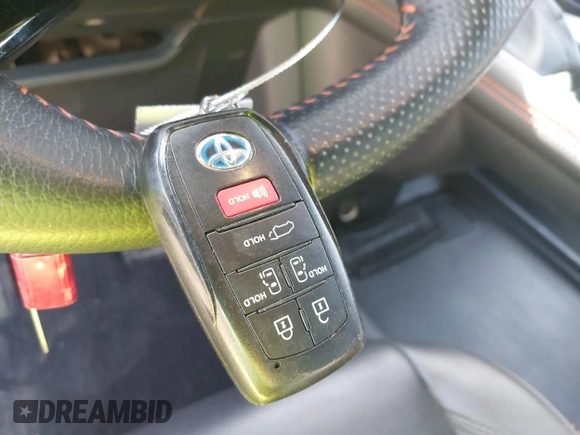 2022 Toyota Sienna XSE with VIN 5TDXRKEC2NS108482, listed as a IAAI auction lot 42061126 with 47,915 mi miles and . Bid and sale history available at DreamBid. Image 11.