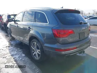 2013 Audi Q7 3.0T Premium Plus with VIN WA1LGAFE1DD006478, listed as a IAAI auction lot 41536038 with 190,654 mi miles. Bid and sale history available at carsss.com. Image 3.