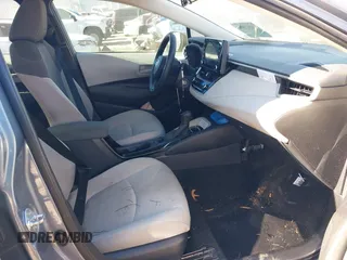 2022 Toyota Corolla LE with VIN 5YFEPMAE3NP299757, listed as a IAAI auction lot 41311896 with 90,791 mi miles. Bid and sale history available at carsss.com. Image 5.