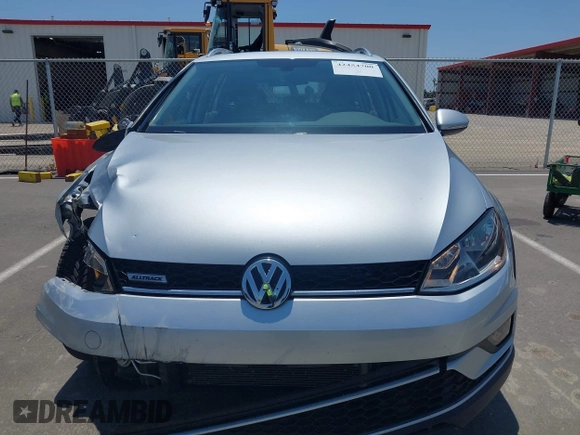 2017 Volkswagen Golf S z VIN 3VWH17AU7HM530336, wystawiony jako IAAI lot #42454700 z przebiegiem 60 208 mil mil oraz . Historia ofert i sprzedaży dostępna na DreamBid. Obrazek 12.
