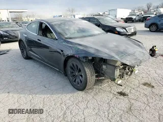 2019 Tesla Model S 75D z VIN 5YJSA1E26KF311684, wystawiony jako Copart lot #84538004 z przebiegiem 165 323 mil mil oraz Szkoda całkowita • Salvage title. Historia ofert i sprzedaży dostępna na DreamBid. Obrazek 11.