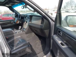 2007 Lincoln Navigator with VIN 5LMFU28537LJ23464, listed as a IAAI auction lot 41860443 with 309,788 mi miles. Bid and sale history available at carsss.com. Image 5.