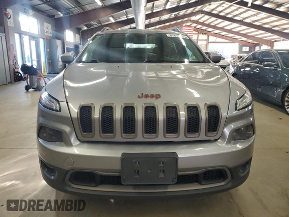 2016 Jeep Cherokee Latitude with VIN 1C4PJMCB7GW277235, listed as a Copart auction lot 87890955 with 226,497 mi miles and Salvage title. Bid and sale history available at DreamBid. Image 5.