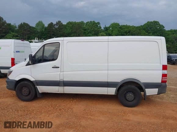 2016 Mercedes-Benz Sprinter Cargo with VIN WD3PE7DD5GP319654, listed as a IAAI auction lot 42169240 with 264,577 mi miles. Bid and sale history available at carsss.com. Image 14.