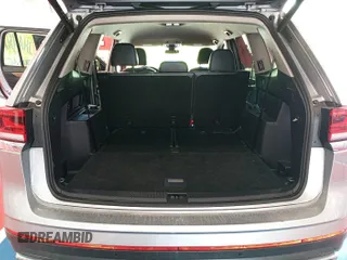2024 Volkswagen Atlas SE with VIN 1V2HR2CA9RC557329, listed as a IAAI auction lot 42734151 with 19,097 mi miles and . Bid and sale history available at DreamBid. Image 4.