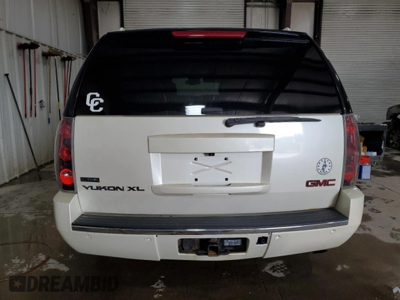 2010 GMC Yukon XL Denali with VIN 1GKUKMEF0AR286093, listed as a Copart auction lot 50470155 with 223,713 mi miles and Clean Title. Bid and sale history available at carsss.com. Image 6.