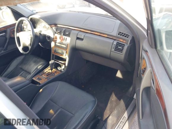 2002 Mercedes-Benz E-Class with VIN WDBJF65J72B485024, listed as a IAAI auction lot 41433088 with 100,100 mi miles. Bid and sale history available at carsss.com. Image 5.