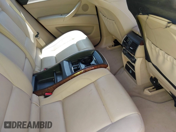 2009 BMW X6 z VIN 5UXFG43589L224440, wystawiony jako IAAI lot #42380657 z przebiegiem 57 345 mil mil oraz . Historia ofert i sprzedaży dostępna na DreamBid. Obrazek 8.