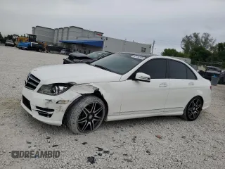 2014 Mercedes-Benz C 350 Sport с VIN WDDGF5HB8EA946418, выставлен на аукционе Copart как лот 63118305 с пробегом 91 928 миль миль и Списание • Salvage title. История ставок и продаж доступна на DreamBid. Изображение 1.