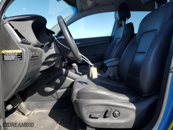2017 Hyundai Tucson SE Plus with VIN KM8J33A49HU425070, listed as a Copart auction lot 49833975 with 117,827 mi miles and Salvage Title. Bid and sale history available at carsss.com. Image 7.