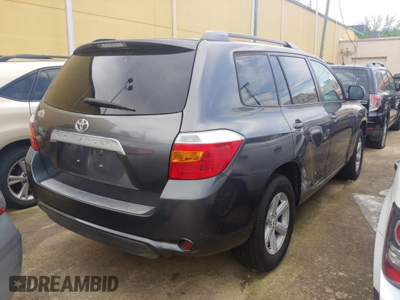 2010 Toyota Highlander with VIN 5TDZK3EH1AS010097, listed as a Copart auction lot 54011725 with 228,242 mi miles and Clean title. Bid and sale history available at DreamBid. Image 4.